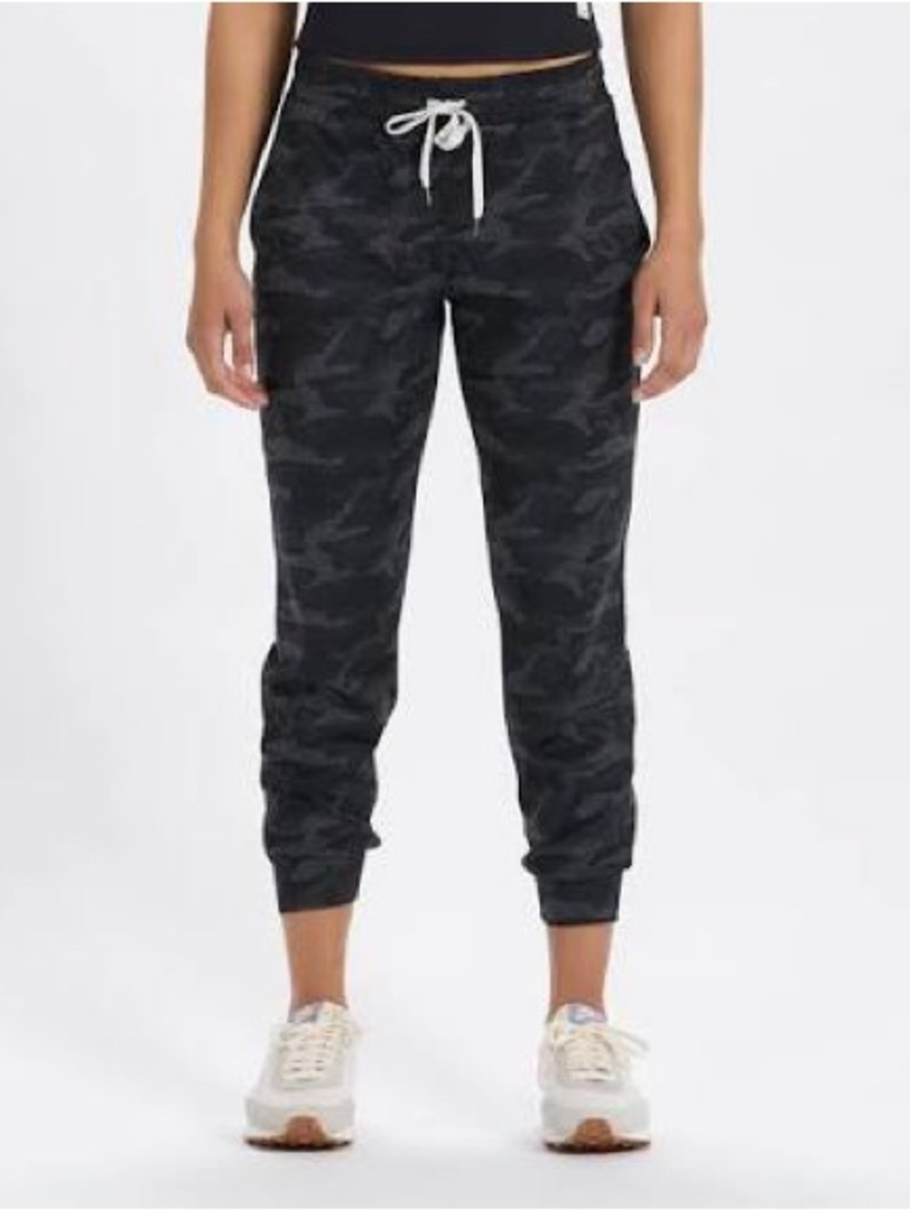 Vuori Performance Joggers Camo Track Pants